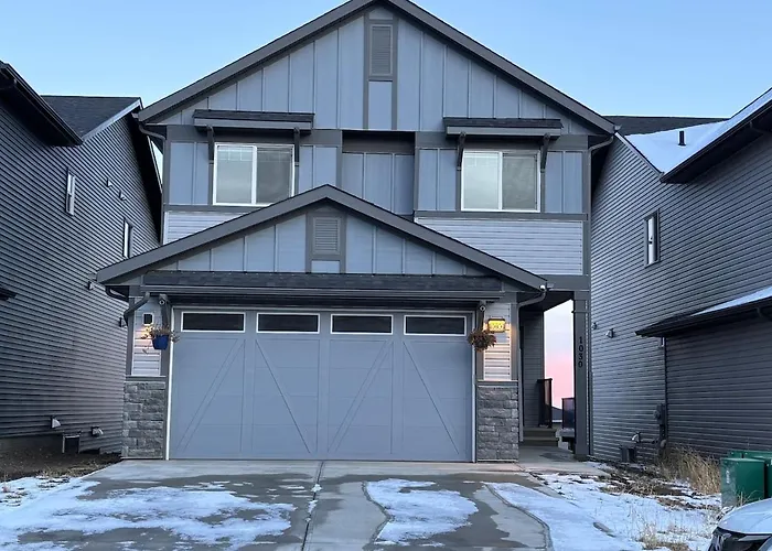 Luxury 4 Bedroom Entire House With Basement