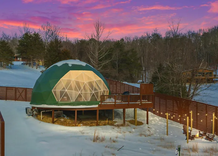 Luna Dome - Lakefront With Hot Tub, Wi-Fi, Sleeps 4