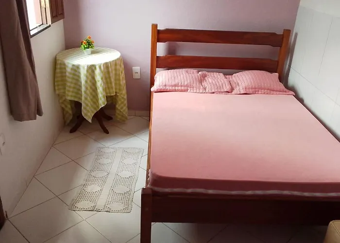 Casa Rosa da Ilha - Suíte Confortável com Ventilador e Jardim