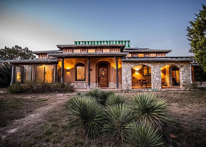 Sacred River Retreat For 12Ppl