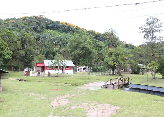 Casa de Campo com Churrasqueira e Fogao a Lenha