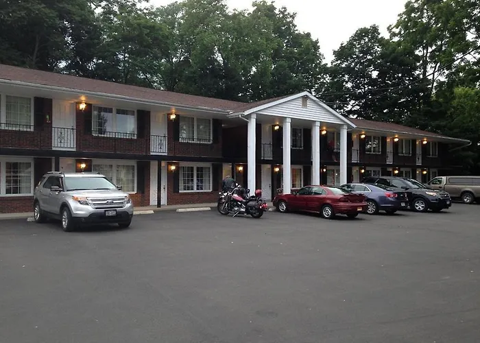 Coachman Motor Lodge