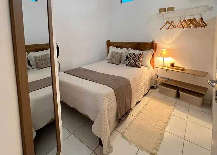 Suíte Cumuruxatiba ótima localização entrada independente à 50 metros da prainha da igreja