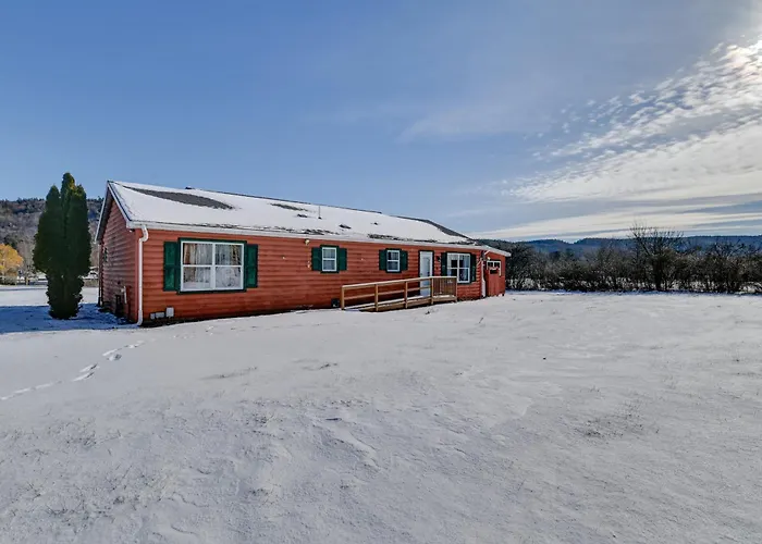 Waterfront Lake George Retreat W/ Shared Dock