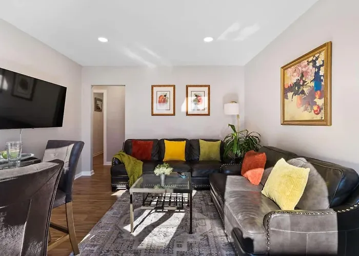 3Br Home 2 Baths Bonus Room, Minutes To Nyc