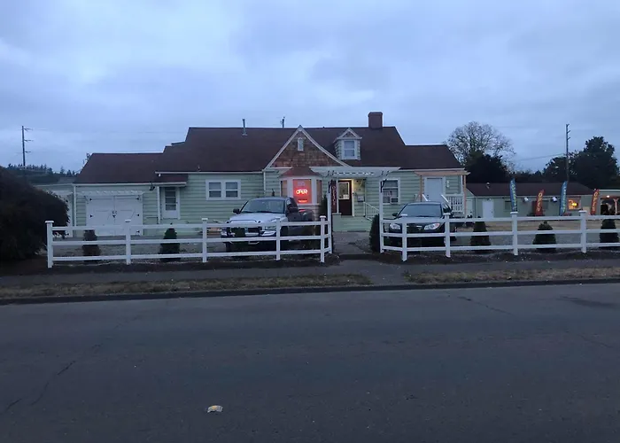 Elma Lodge And Suites