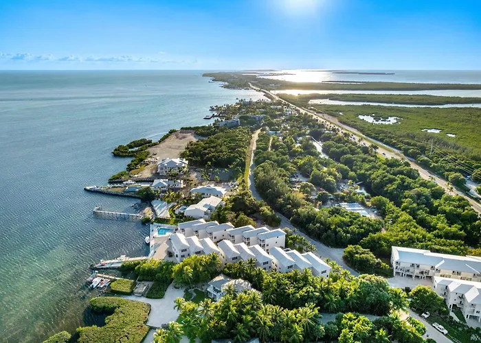 Ocean Views With Secret Speakeasy Bbq Patio Dock Pool 3Br With Private Bathrooms