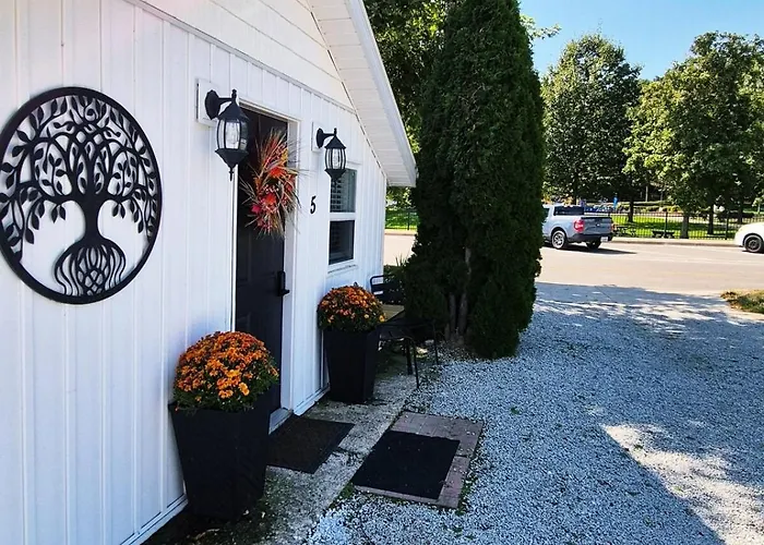 Parkview Boho Cottage 5 - Cedar Serenity
