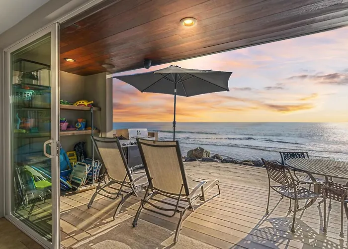 Hawaiian Style Beachfront On Beach Road