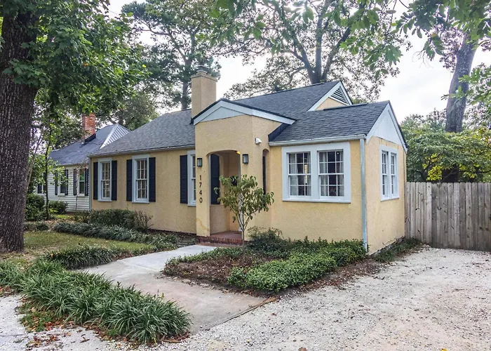 Dogwood: 3Br, Near Medical Dist.