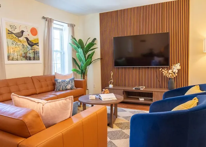Downtown Albany, Hot Tub, Game Room, Ev Charger