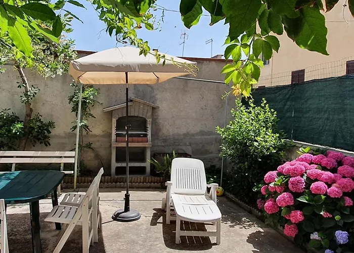 House With Garden In Marina Di Pisa