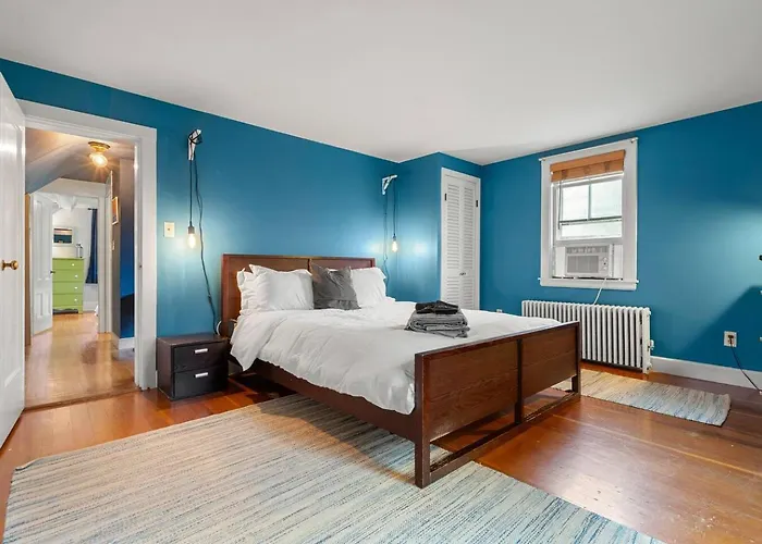 Minutes To Salem|Historic Marblehead Nautical Home