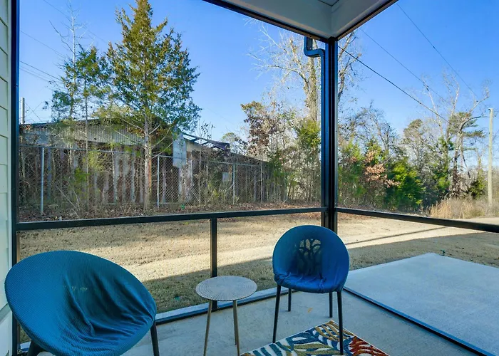 Lake Greenwood Access: Modern Escape W/ Patio!