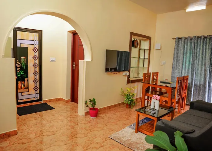 Orange Villa -3 Ac Rooms Near Airport