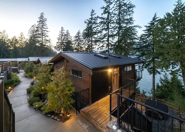 Seaside Haven -Hot Tub With Oceanfront View