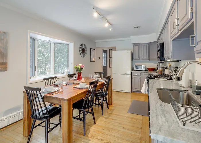 8 Mi To Saratoga Race Course: Quiet Family Home