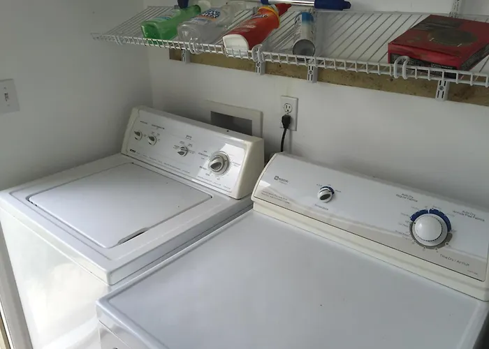 Spacious One Bedroom Mobil Home