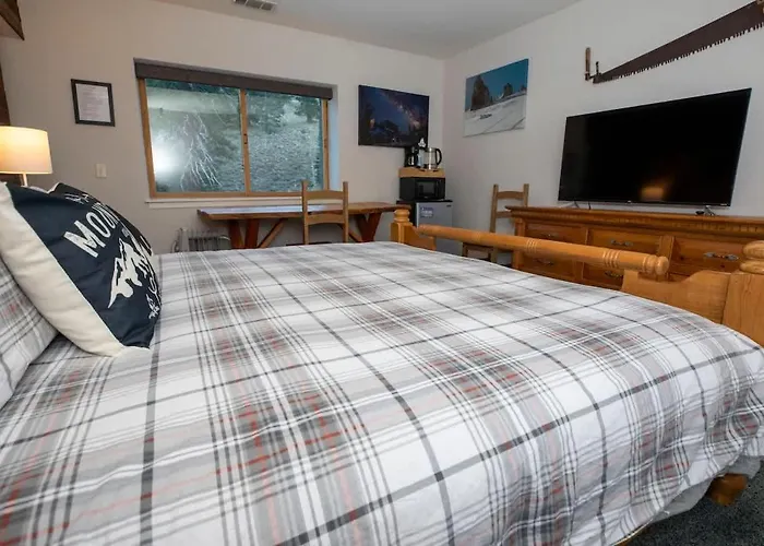 Ski In Ski Out King Bed Suite Hotel Room Near Village