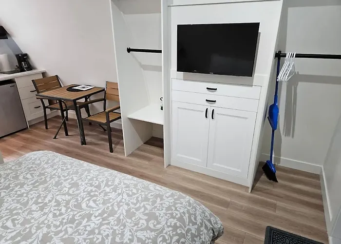 Stylish Cabin Escape W - Kitchenette & Ensuite Bath