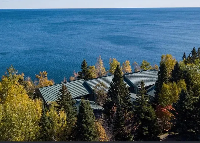 Aspenwood Hytte | Lake Superior Waterfront Retreat