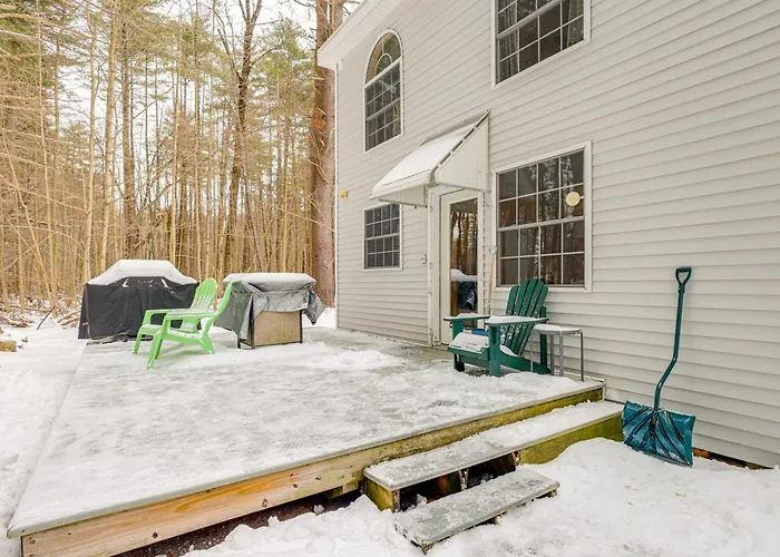Walk To Lake George Beach: Quiet Family Retreat