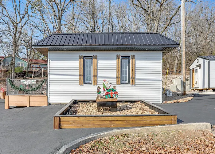 Walk To Current River: Ozarks Adventure Home!