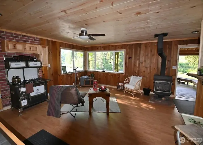 Mt Index Riverview Cabin