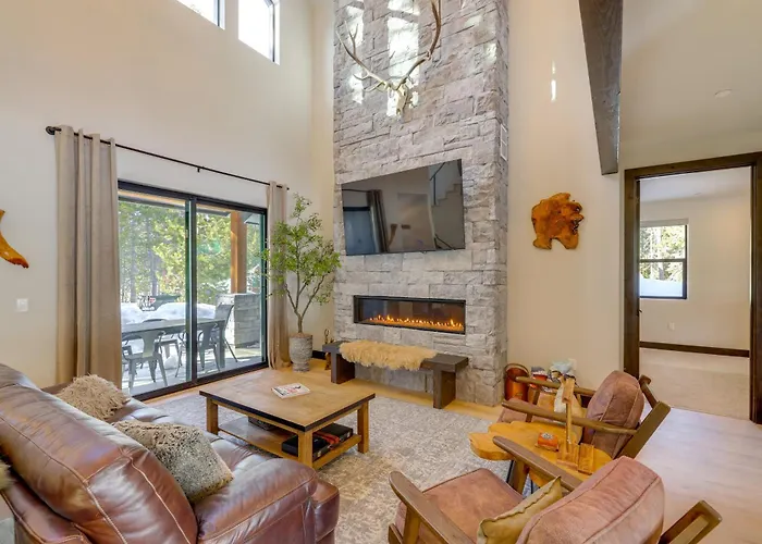 Mountain Modern And Spacious, Close To Everything!