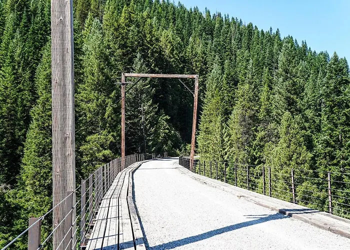 The Pines- Your Luxury Wallace Adventure Base