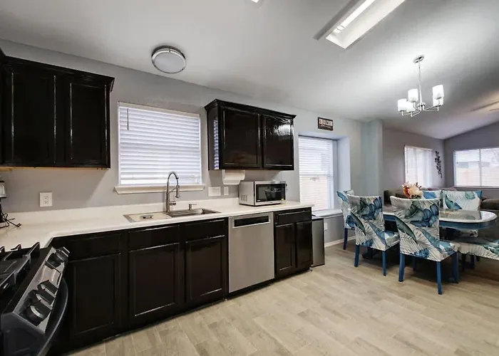 Modern 4 Bedroom Home In Cedar Park