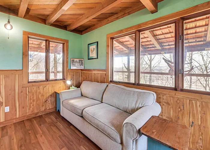 Peaceful 'Mountain Cabin' W/ Views In Williamsburg
