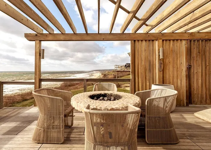 Surfside Villa By Rove Travel - Oceanfront Home With Hot Tub