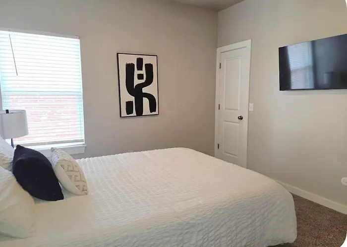 Family-Friendly 3Br Townhome
