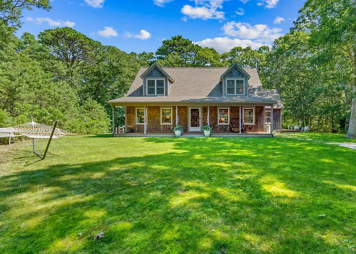 Vineyard Haven Family Beach Fire Pit & Garden View