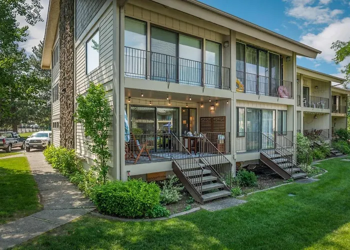 Base Camp For Downtown Sandpoint And Schweitzer Resort
