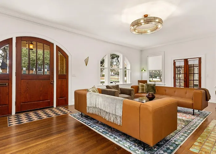 Moore Manor
