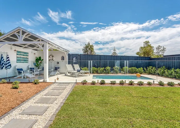 Eastport Coastal Retreat With Pool & Views