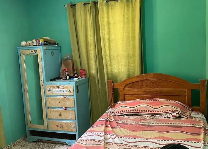 House A 10-Minute Walk From Porras Park