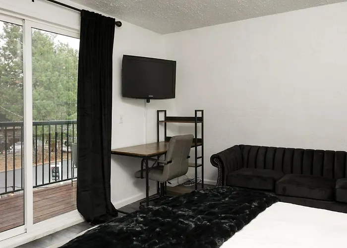 The Leonard Lane Hideout