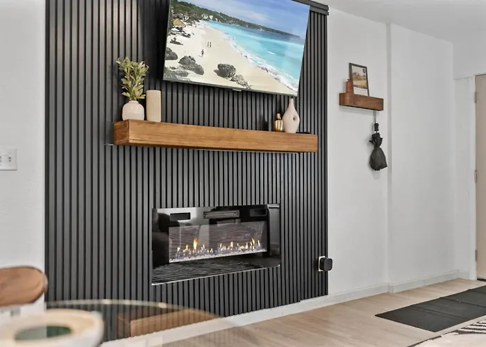Modern Cozy Cottage Near Redwoods & Pristine Beaches