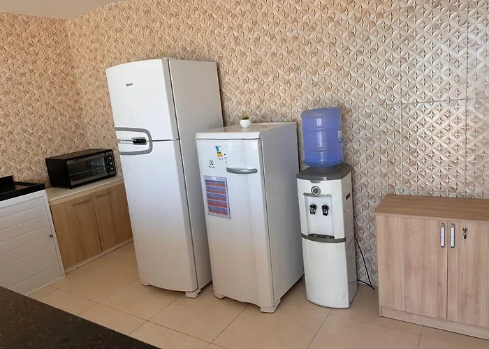 Suite2 com ar condicionado e a Beira mar , cozinha compartilhada e completa Micro ondas air fryer forno elétrico fogão Geladeira freezer gelagua e cafeteria elétrica Tudo para vc se sentir em casa além de um Deck com churrasqueira vista mar