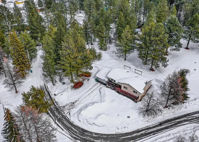 Above Par - Quiet & Private Retreat | Parking + Lake Views