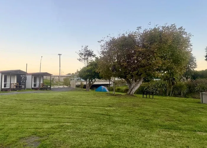 Cabins On Beach Road