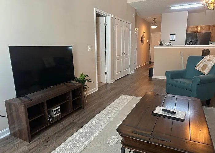 Spacious Cartersville Townhome