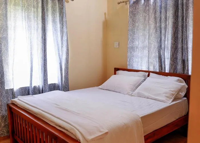 Orange Villa -3 Ac Rooms Near Airport