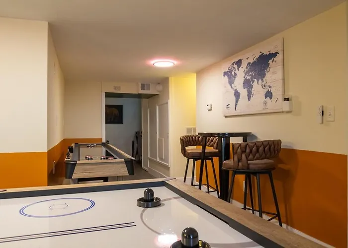 Downtown Albany, Hot Tub, Game Room, Ev Charger