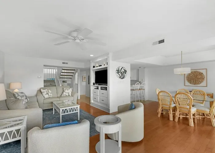 3 Bedroom 3 Bath Golf And Beach Getaway