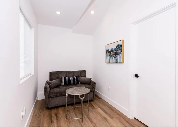 Stellar Sherman Oaks One Bedroom Close To Universal Studios