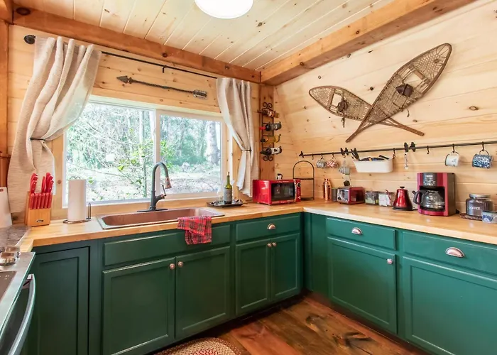 Cabin W Hot Tub, 24 Acres, 30 Min To Gore, Mtnview